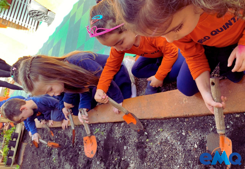 Plantando Conhecimento em Inglês nas Aulas de Gardening